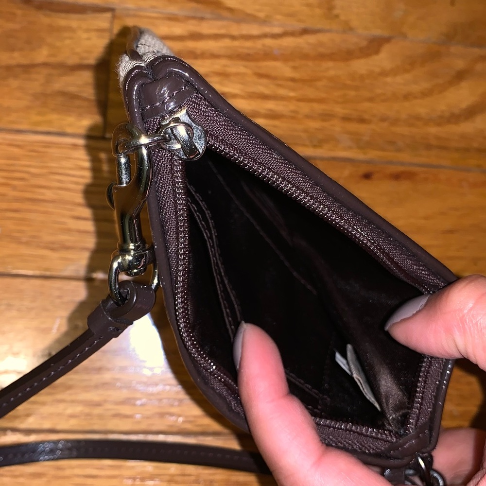 Coach wristlet - Picture 2 of 4